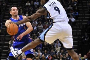 包含Rookie在雄鹿比赛中突破纪录，精彩发挥引发热议！的词条