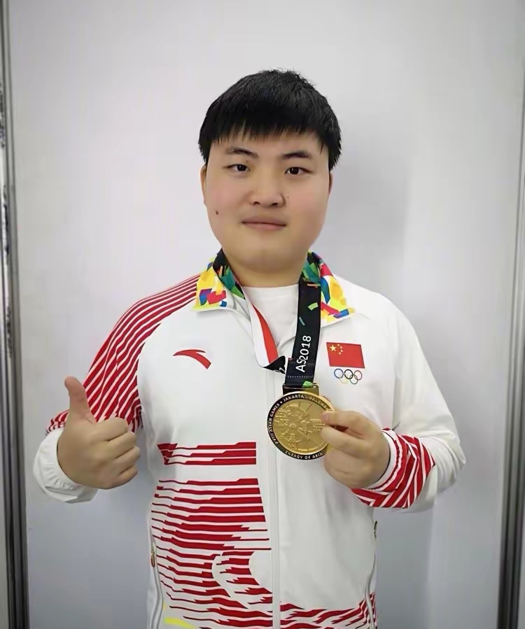 关于Uzi重返赛场，出色发挥首场状态出色，IG观众沸腾！赛场气氛高涨的信息