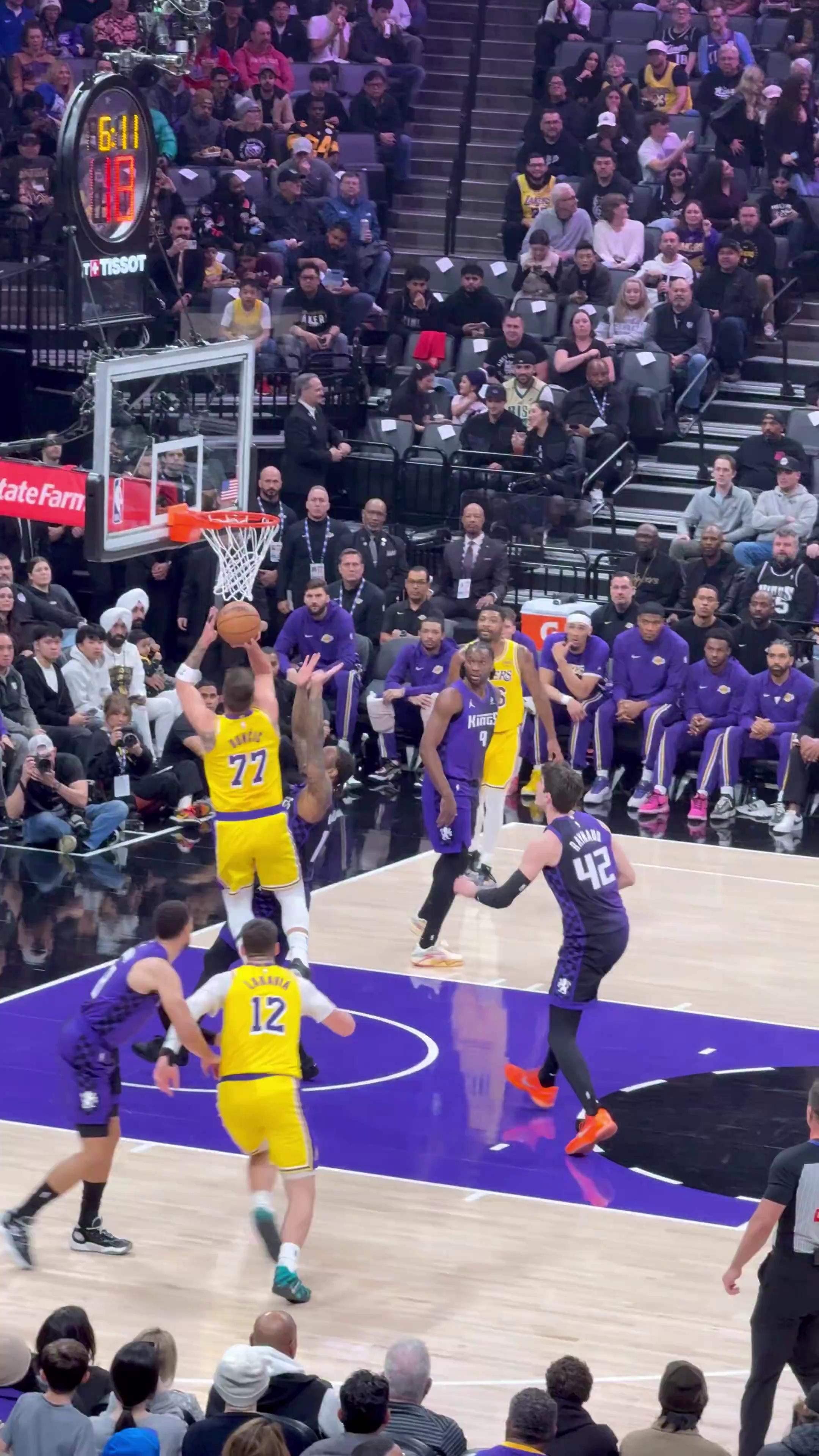 包含东契奇回归赛场,赛况扑朔迷离首场状态亮眼,切尔西观众沸腾!的词条 包含东契奇回归赛场,赛况扑朔迷离首场状态亮眼,切尔西观众沸腾!的词条